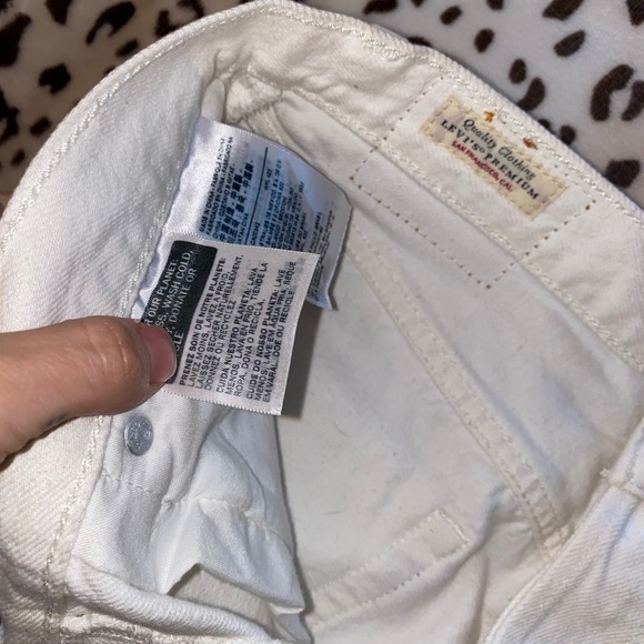 Levi’s - Picture 2 of 2